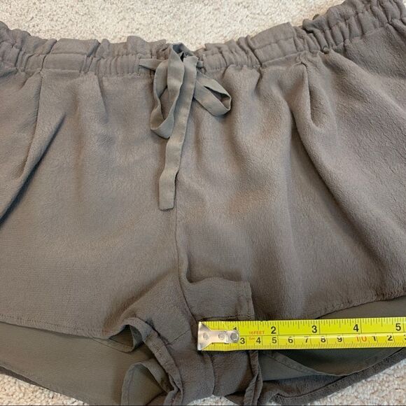 Aritzia Wilfred Montrouge shorts Sz L khaki drawstring 🔥 - Picture 6 of 10